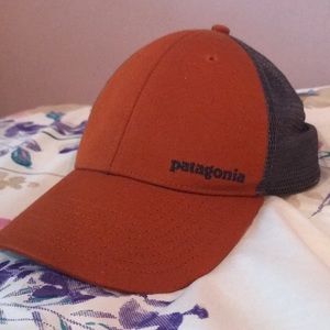 NWOT Patagonia Small Logo LoPro Trucker Baseball Hat Mesh Orange Blue Adjustable